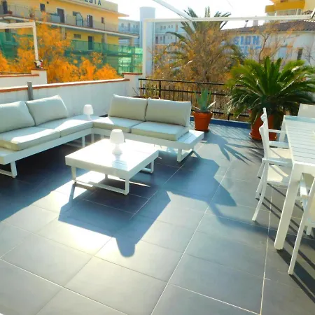 Gmid Immo Con Gran Terraza Con Vistas Al Mar En Apartment
