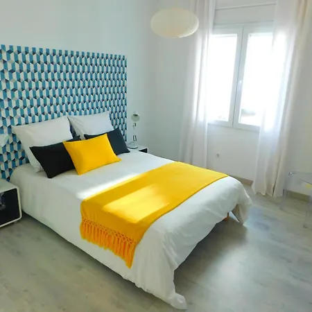 Gmid Immo Con Gran Terraza Con Vistas Al Mar En Apartment Roses