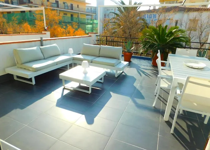 Gmid Immo Con Gran Terraza Con Vistas Al Mar En Apartman